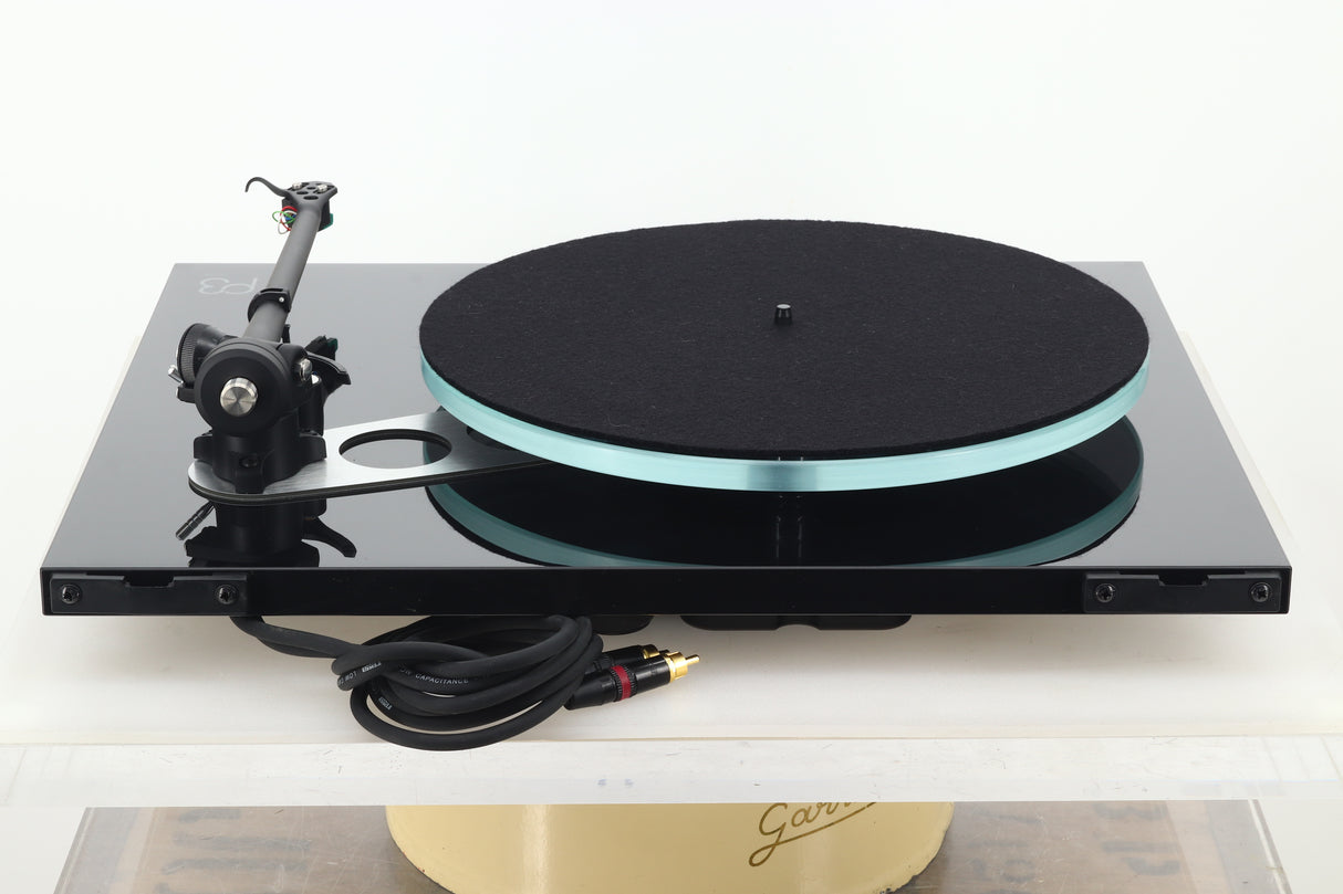 Rega Planar 3 Turntable - Black / Sumiko Olympia Cartridge
