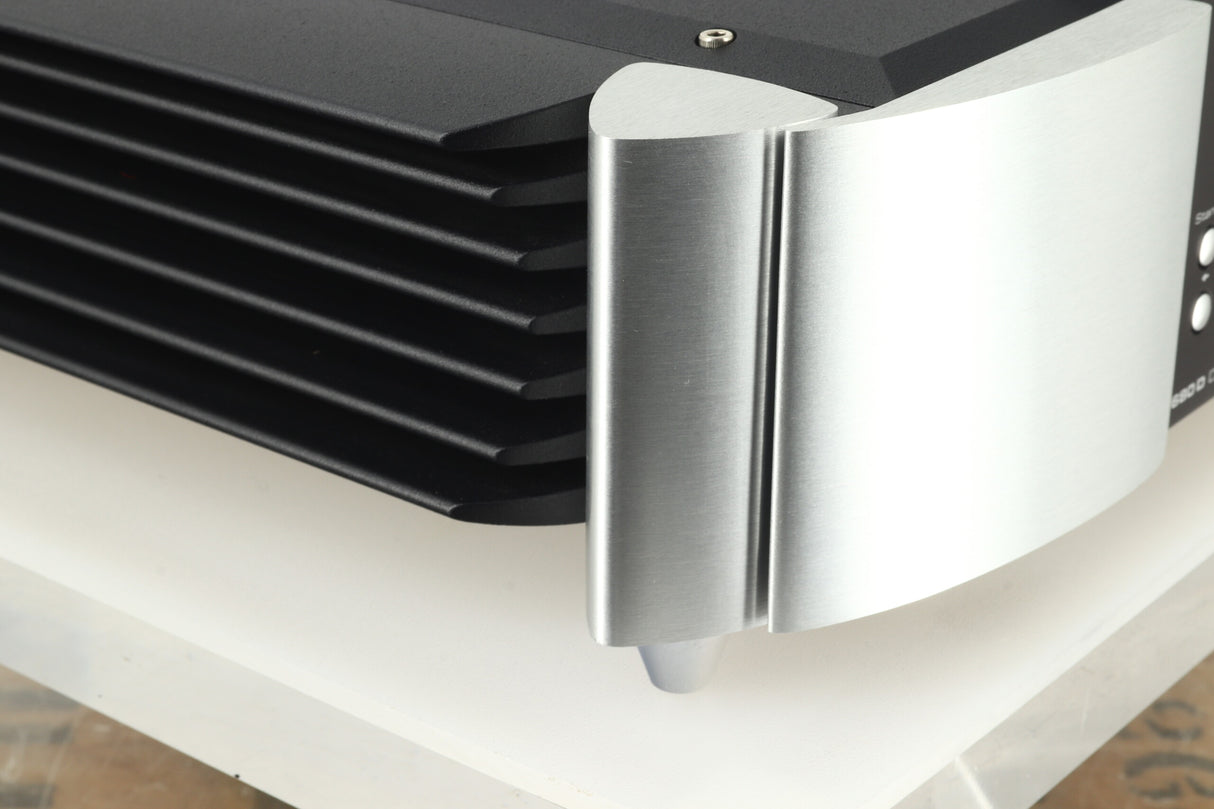 Moon by Sim Audio 680D Streaming DAC with MIND 2 Module - Two Tone