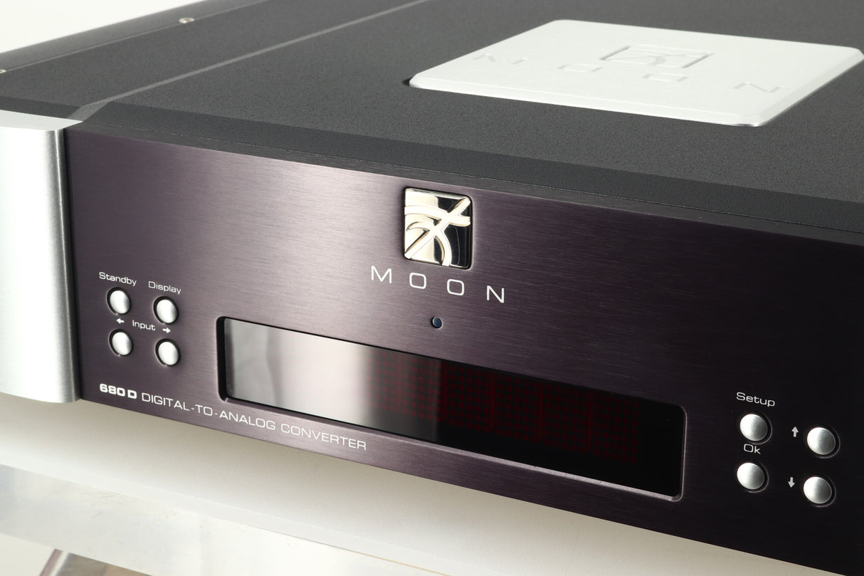 Moon by Sim Audio 680D Streaming DAC with MIND 2 Module - Two Tone
