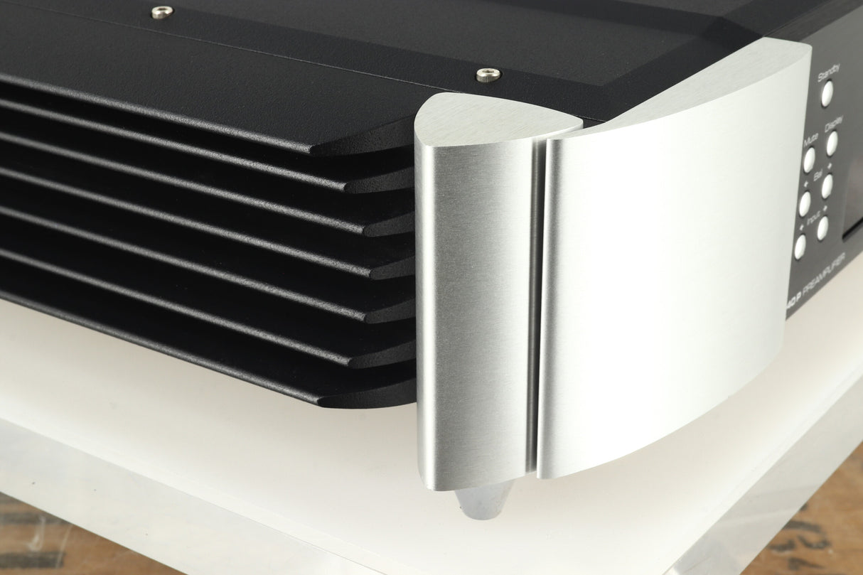 Moon 740P Pre Amplifier - Two Tone