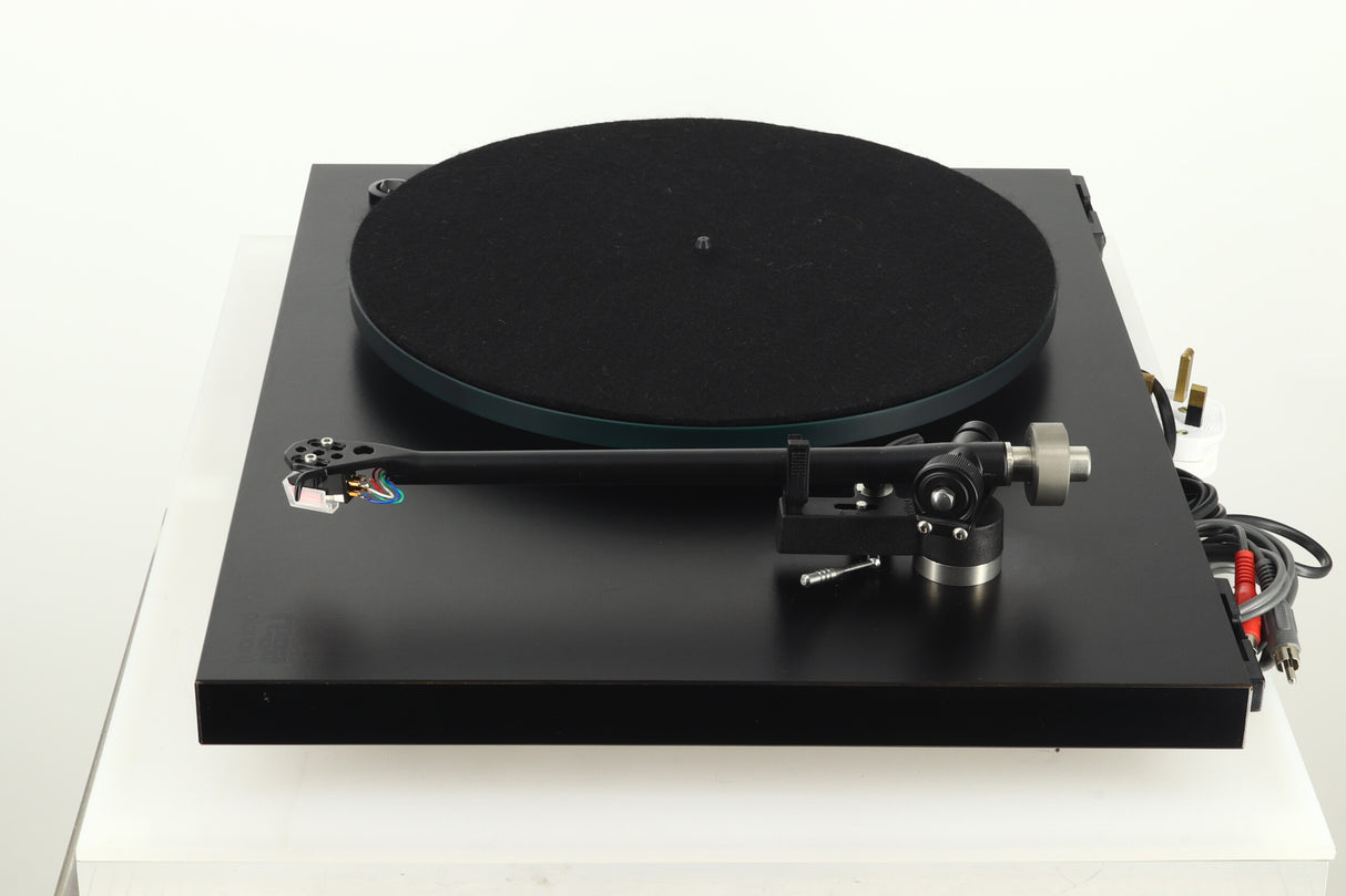 Rega Planar 3 Turntable / AT-VM95ML Cartridge