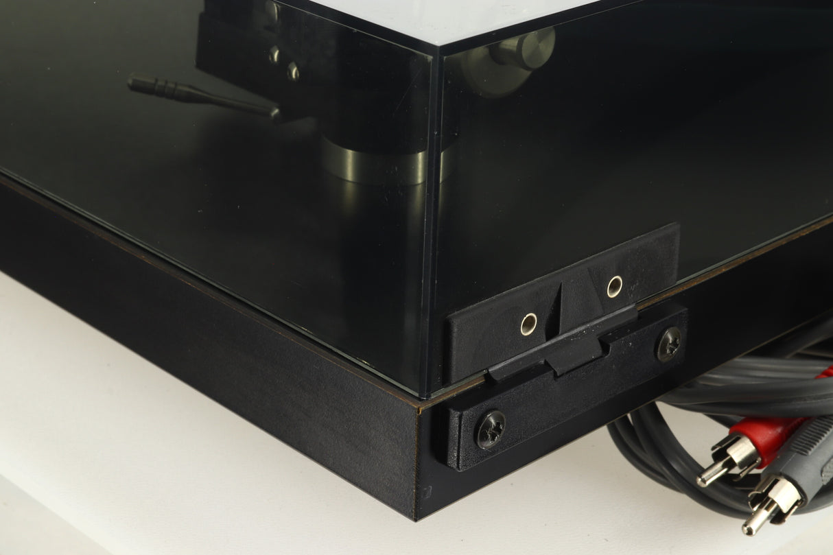 Rega Planar 3 Turntable / AT-VM95ML Cartridge