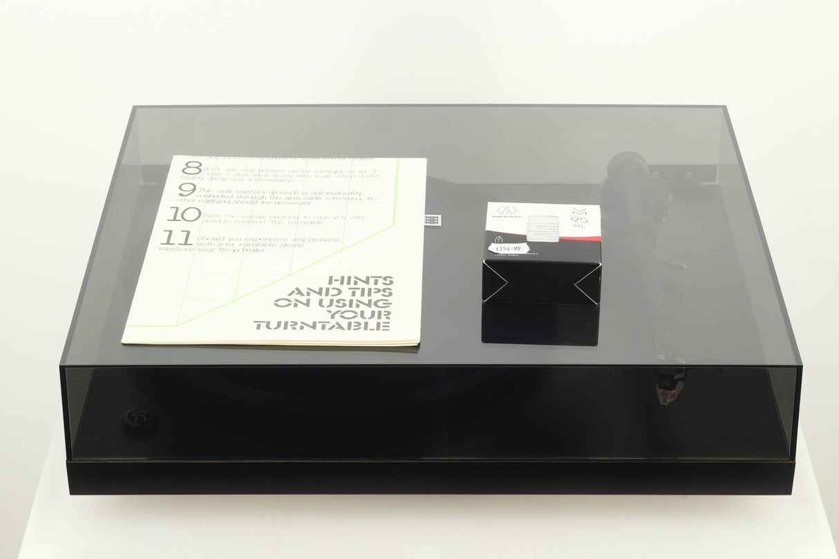 Rega Planar 3 Turntable / AT-VM95ML Cartridge