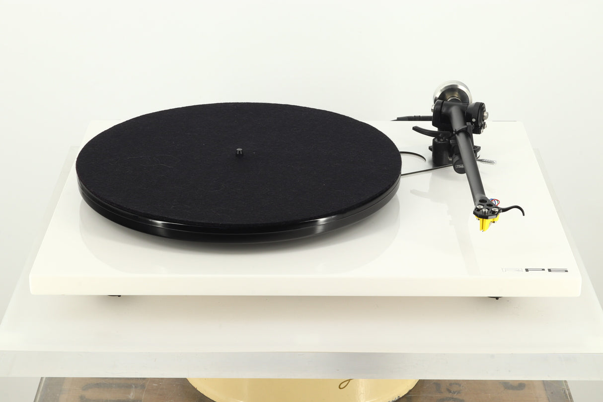 Rega RP6 Turntable - White / Exact Cartridge