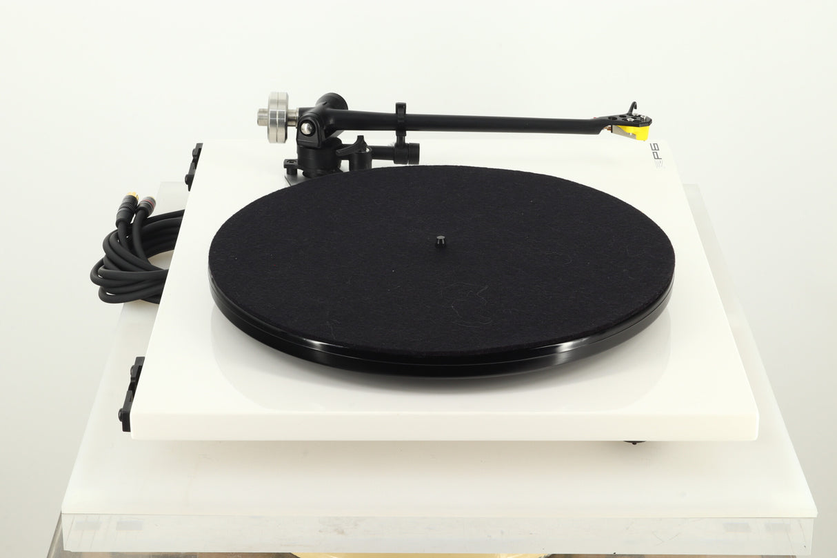 Rega RP6 Turntable - White / Exact Cartridge