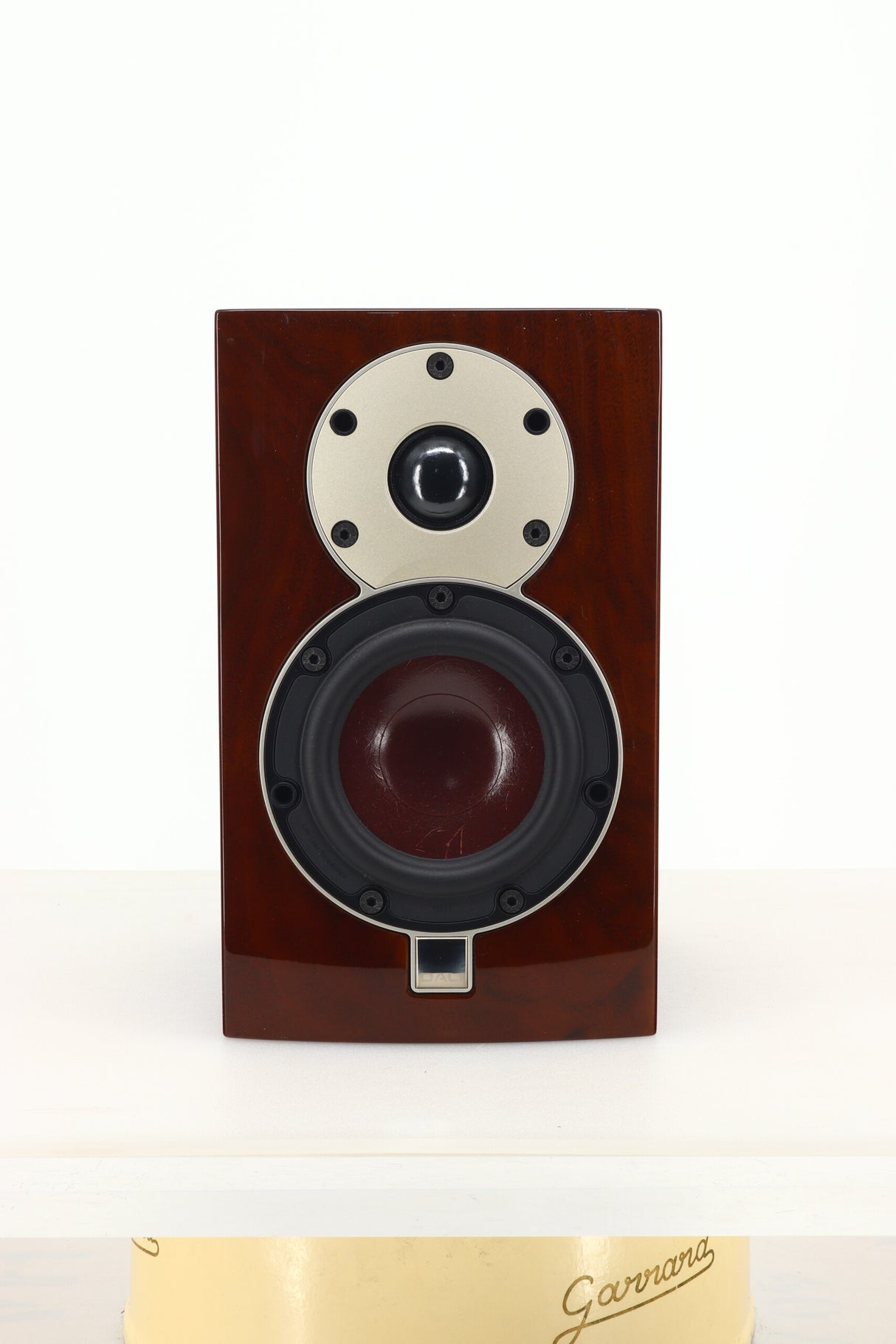 Dali Menuet SE Standmount Speakers - Wild Walnut Gloss