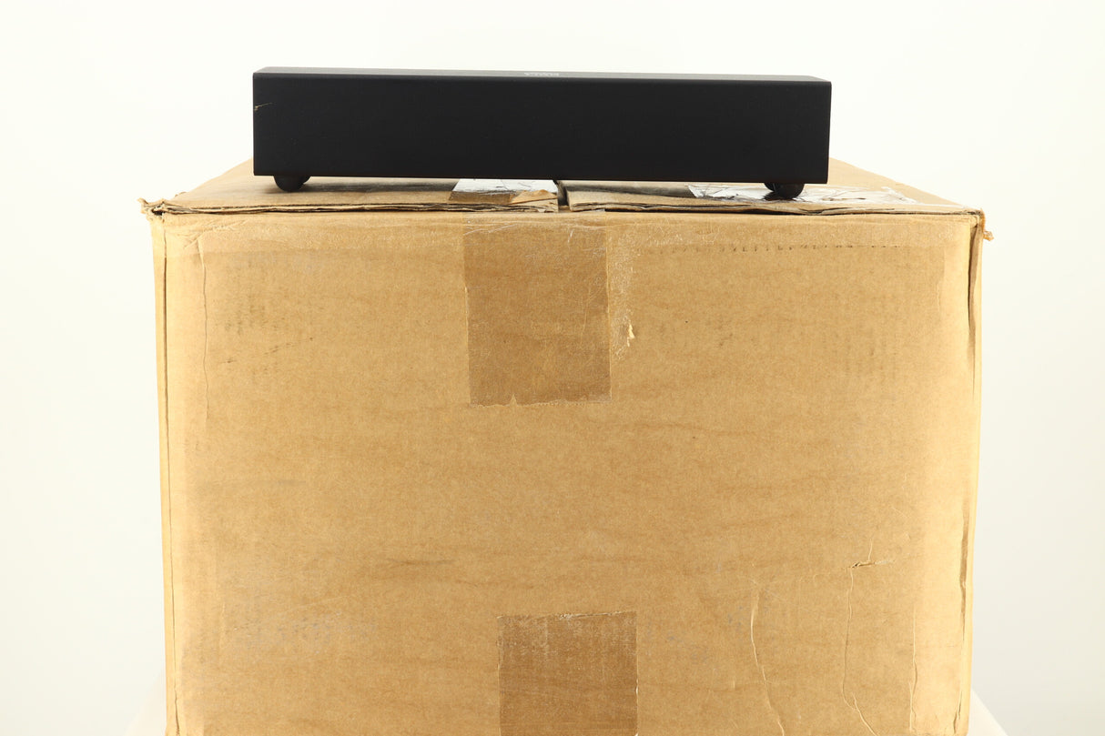 Linn LP12 Turntable - Oak / Karousel Bearing / Lingo 4 Power Supply / Akito 3B Tonearm / Dyanvector 20X2L Cartridge