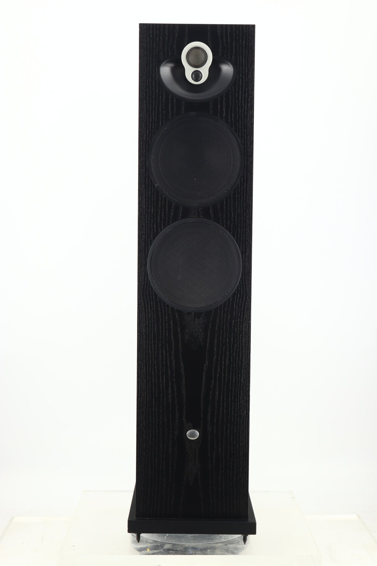 Linn Majik 140 Aktiv Floorstanding Speakers / Linn Majik 4100 Power Amplifiers - Black