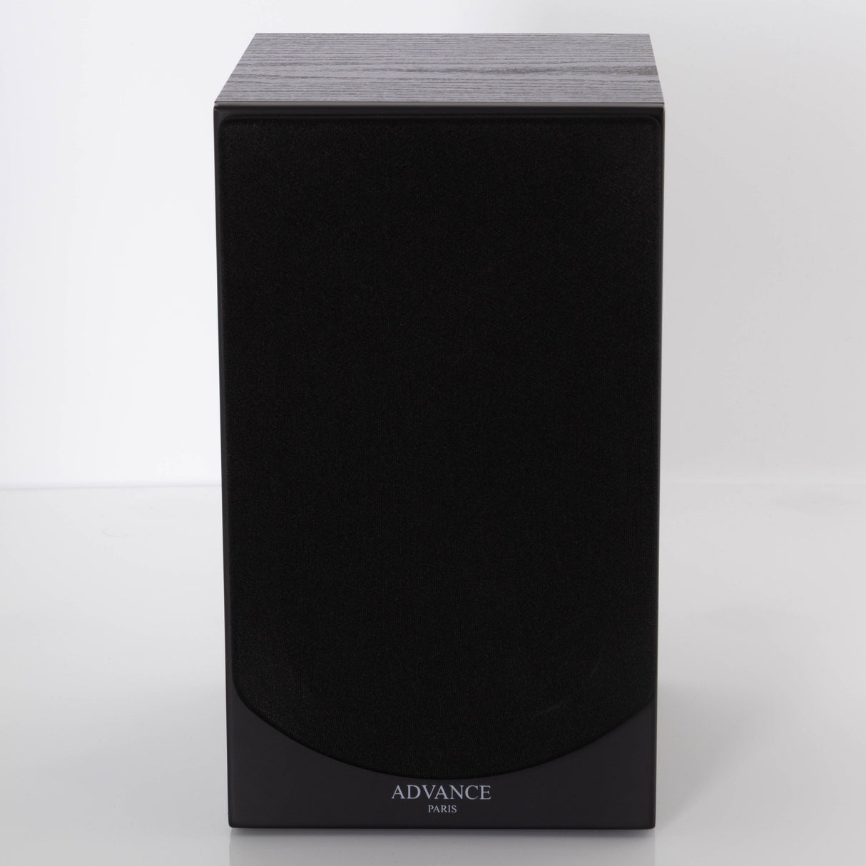 Front view of a used Advanced Paris AIR 65 Wireless Speaker - Bluetooth Only in a Black finish showing Grille