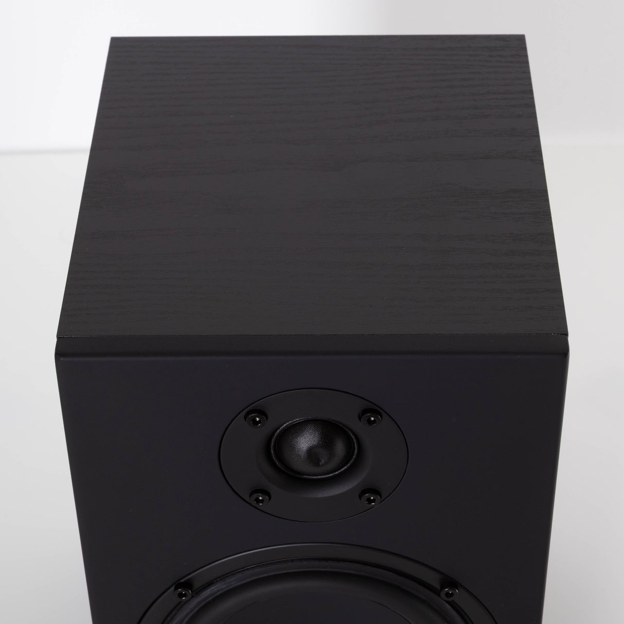 Top of a used Advanced Paris AIR 65 Wireless Speaker - Bluetooth Only in a Black finish