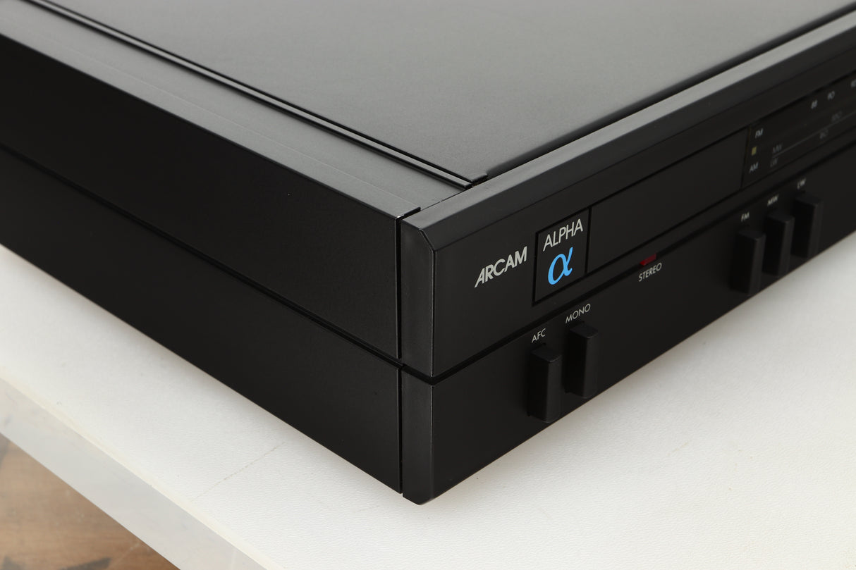 Front left corner view of a used Arcam Alpha II AM/FM Tuner