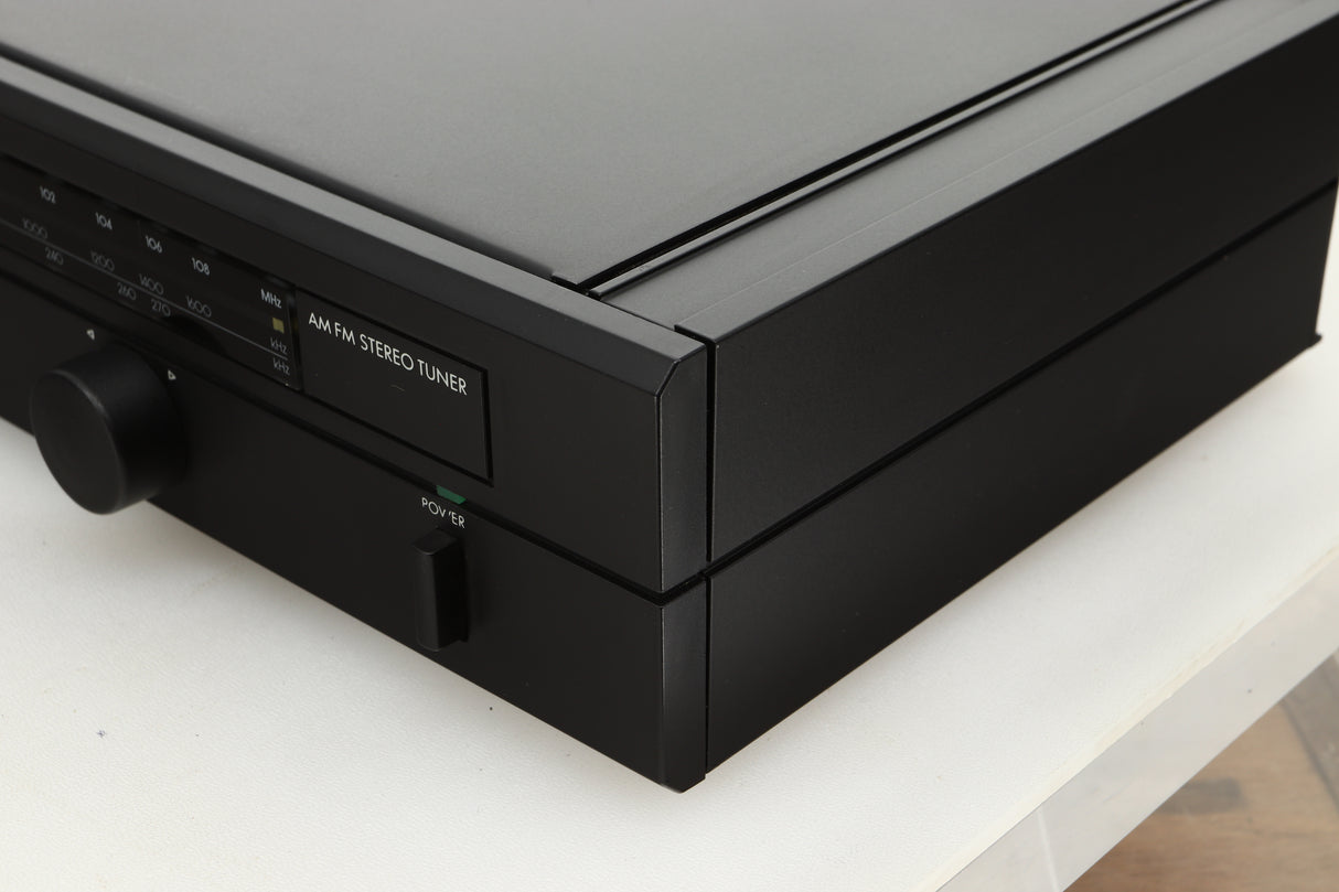 Front right corner view of a used Arcam Alpha II AM/FM Tuner