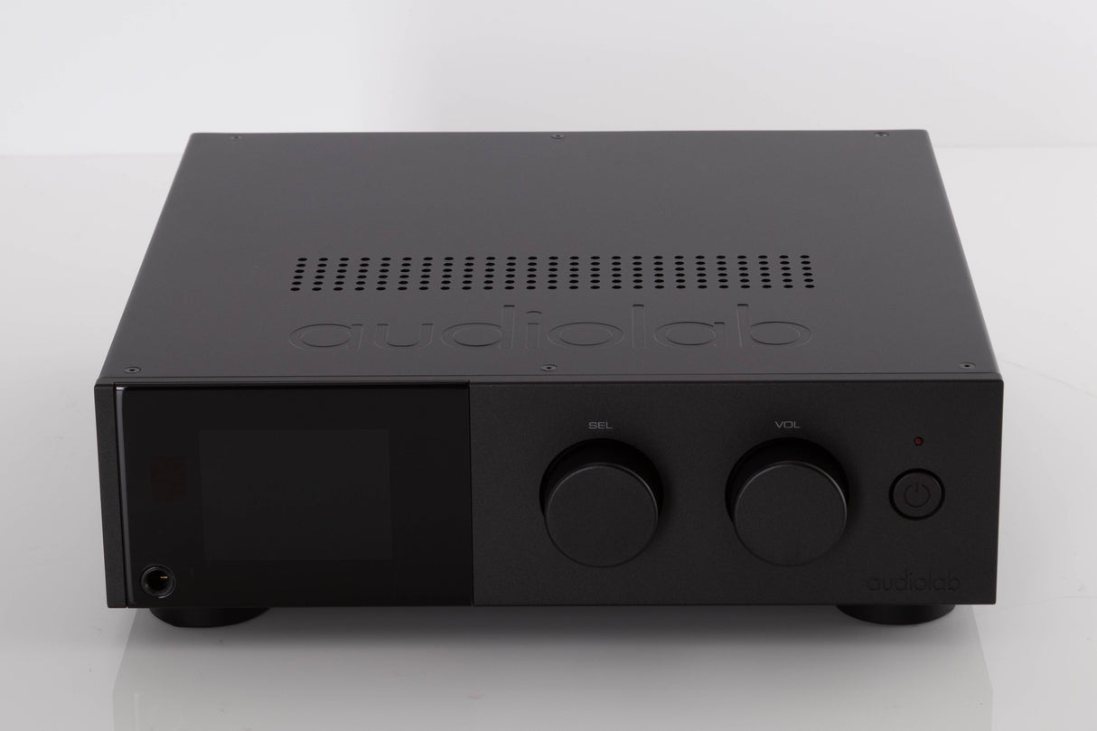Front view of a used Audiolab D9 Digital Analogue Converter in a Black finish