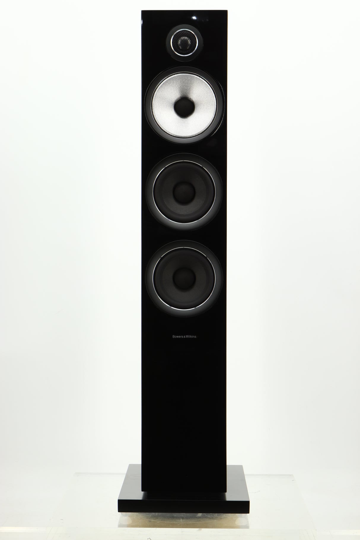 Front view of a used B&W 704 S2 Floorstanding Speakers in Gloss Black