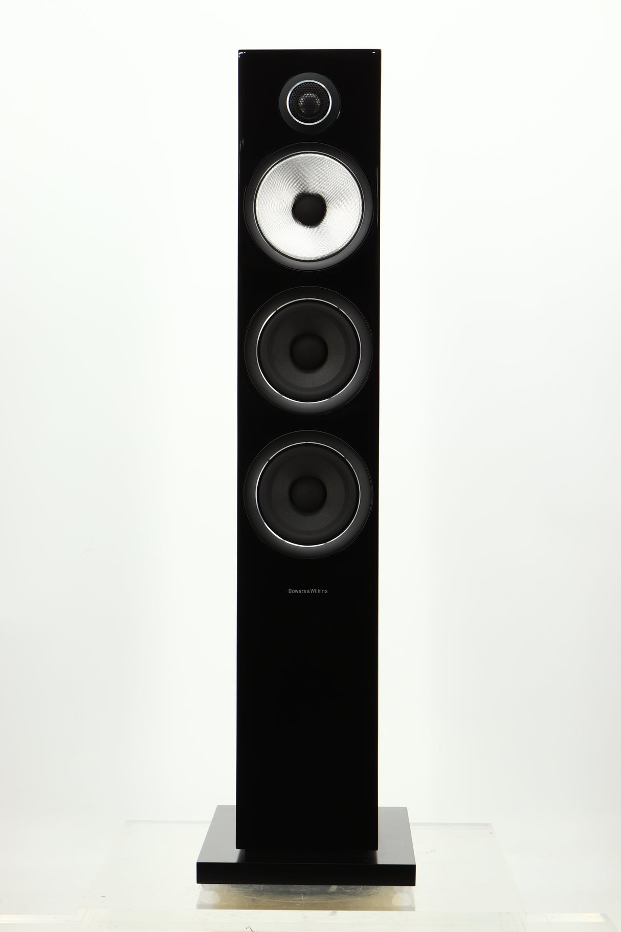 Front view of a used B&W 704 S2 Floorstanding Speakers in Gloss Black