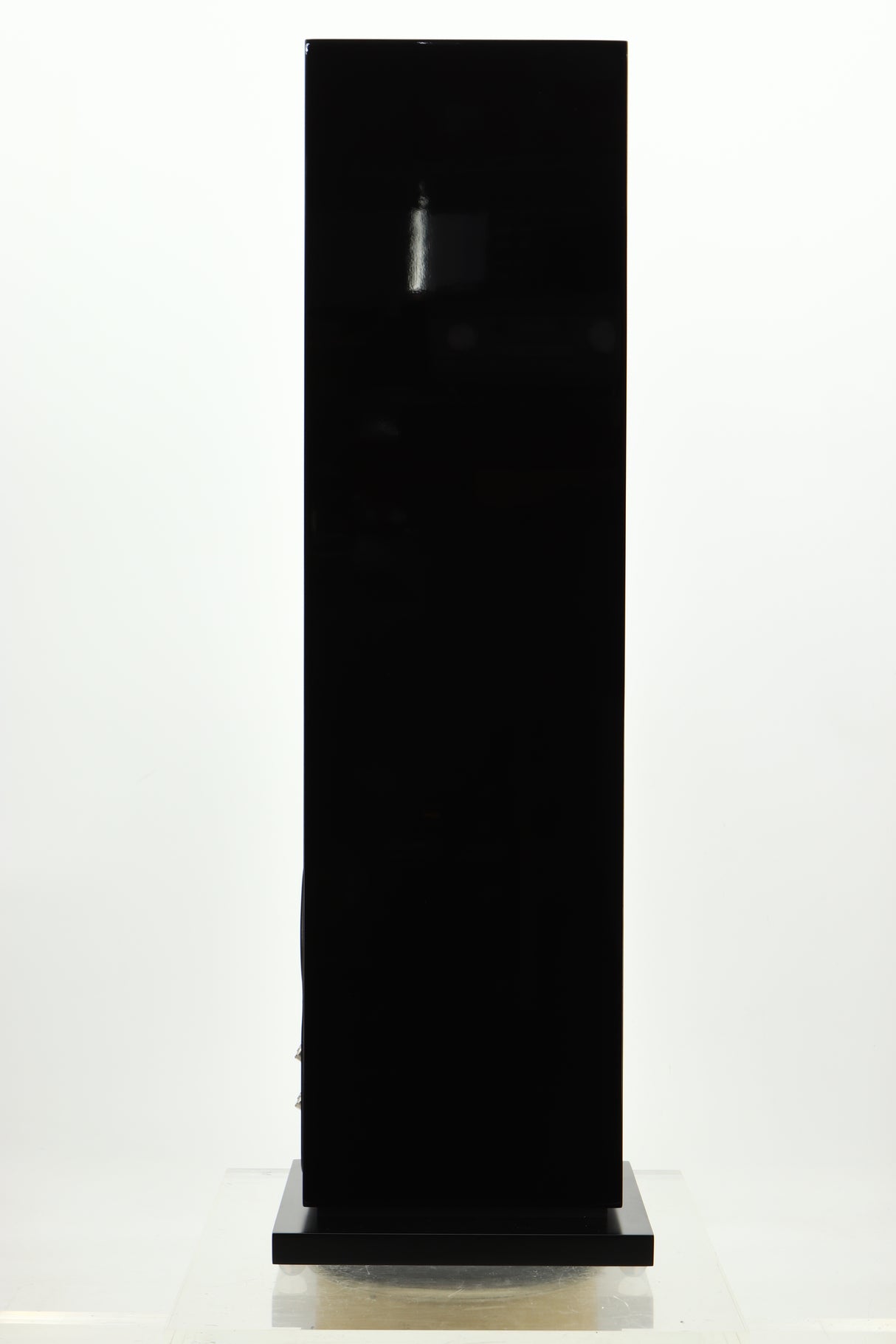 Side view of a used B&W 704 S2 Floorstanding Speakers in Gloss Black