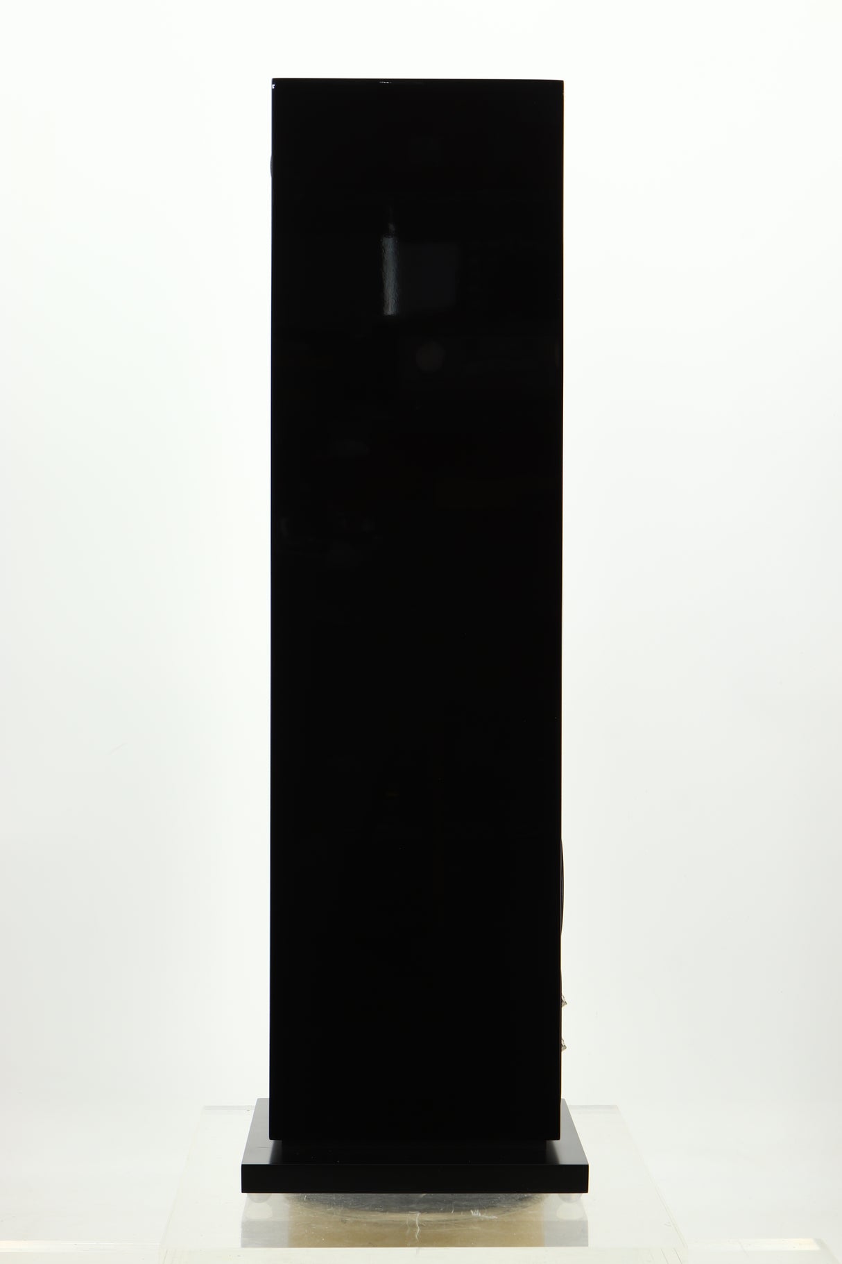 Side view of a used B&W 704 S2 Floorstanding Speakers in Gloss Black