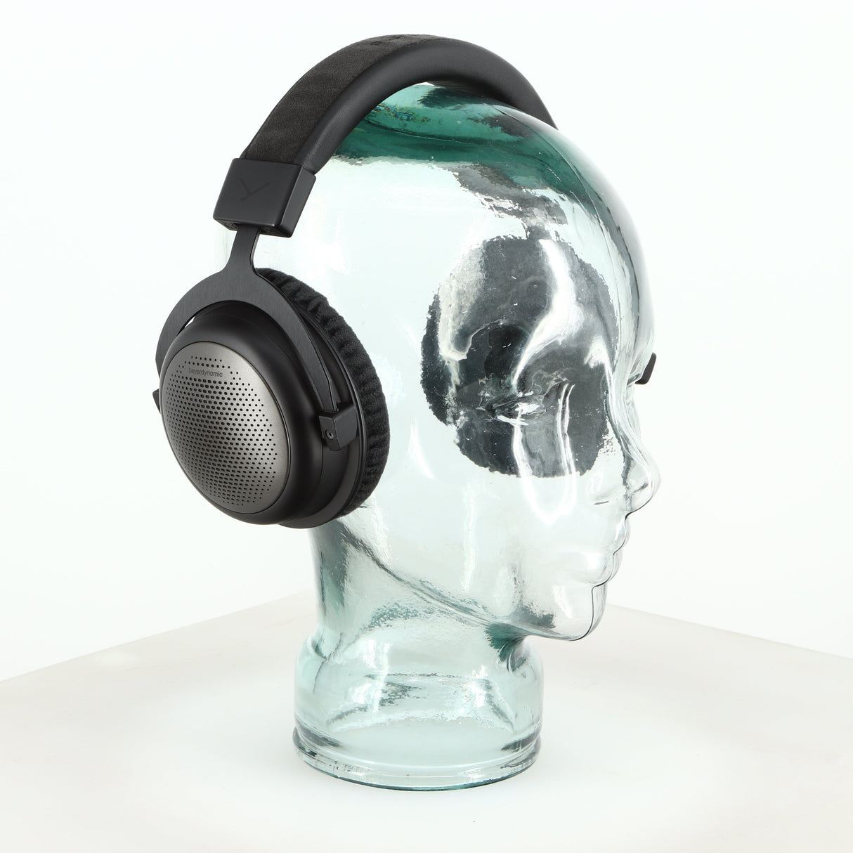 Front left angle of a used Beyer Dynamic T-1 GEN3 Headphones in a black/silver finish