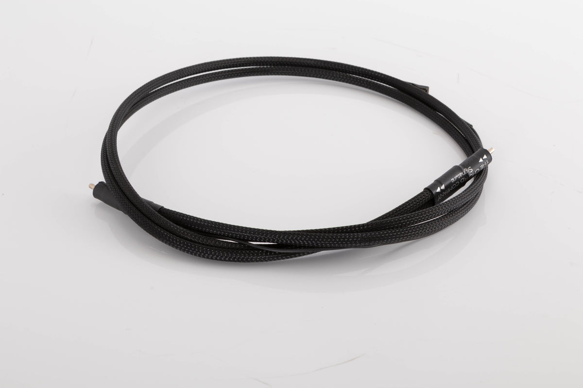 Side view of a used Chord Company Signature 1.0m RCA-RCA Interconnect with Earth