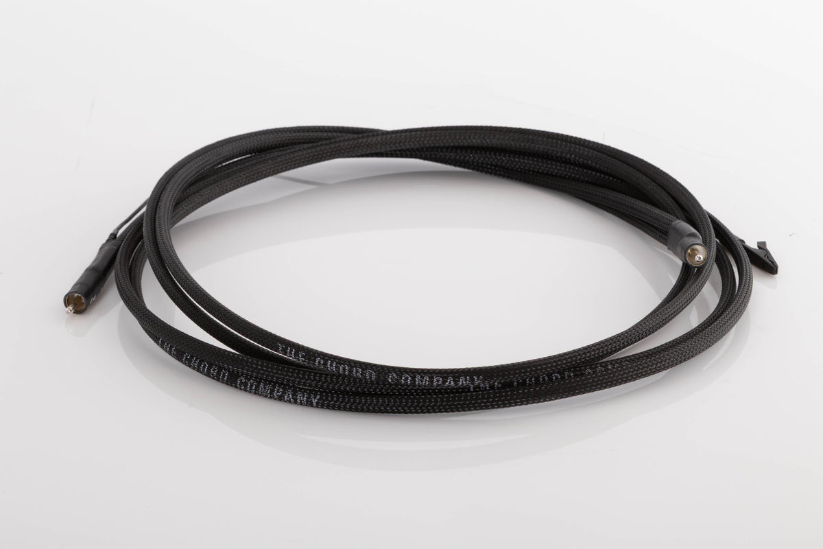 Side view of a used Chord Company Signature 2.0m RCA-RCA Interconnect with Earth cable