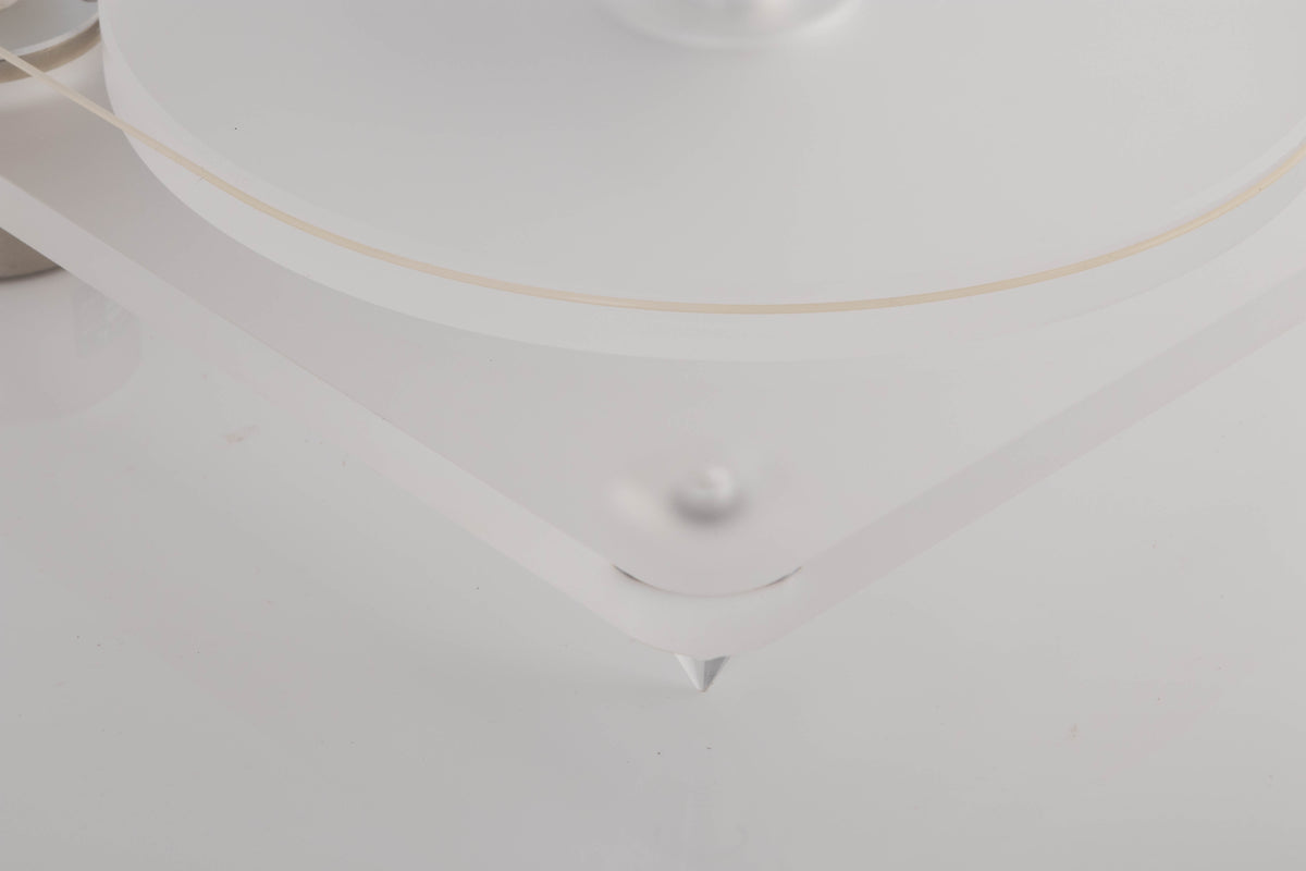 Front left corner view of a used ClearAudio Emotion Turntable with AT-VM95C Cartridge