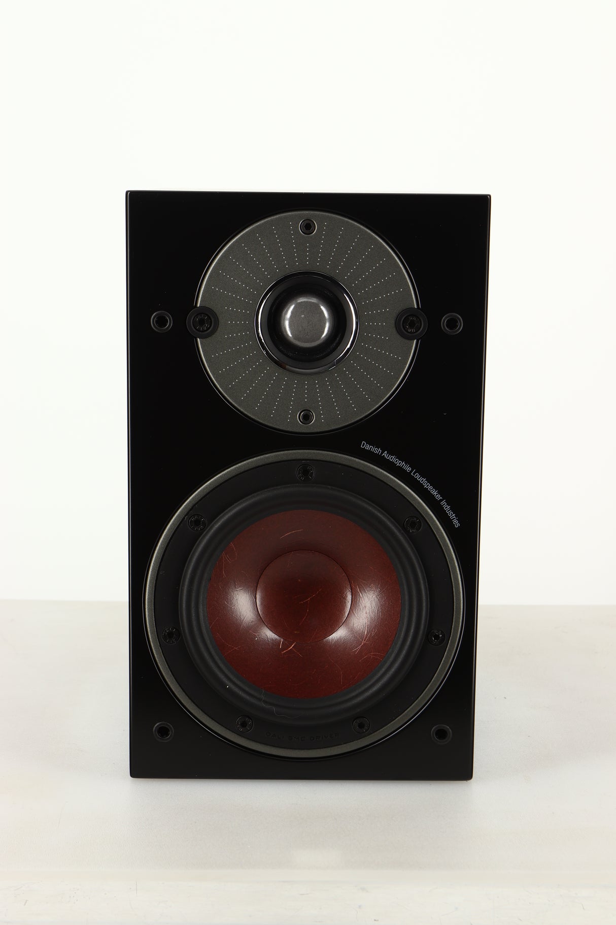Front view of a used Dali Oberon 1C Active Standmount Speaker in Black finish