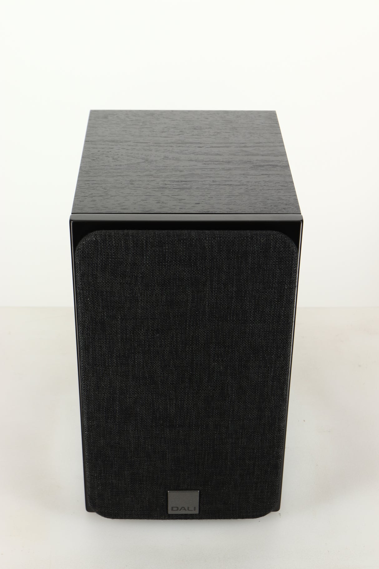 Top view of a used Dali Oberon 1C Active Standmount Speaker in Black finish