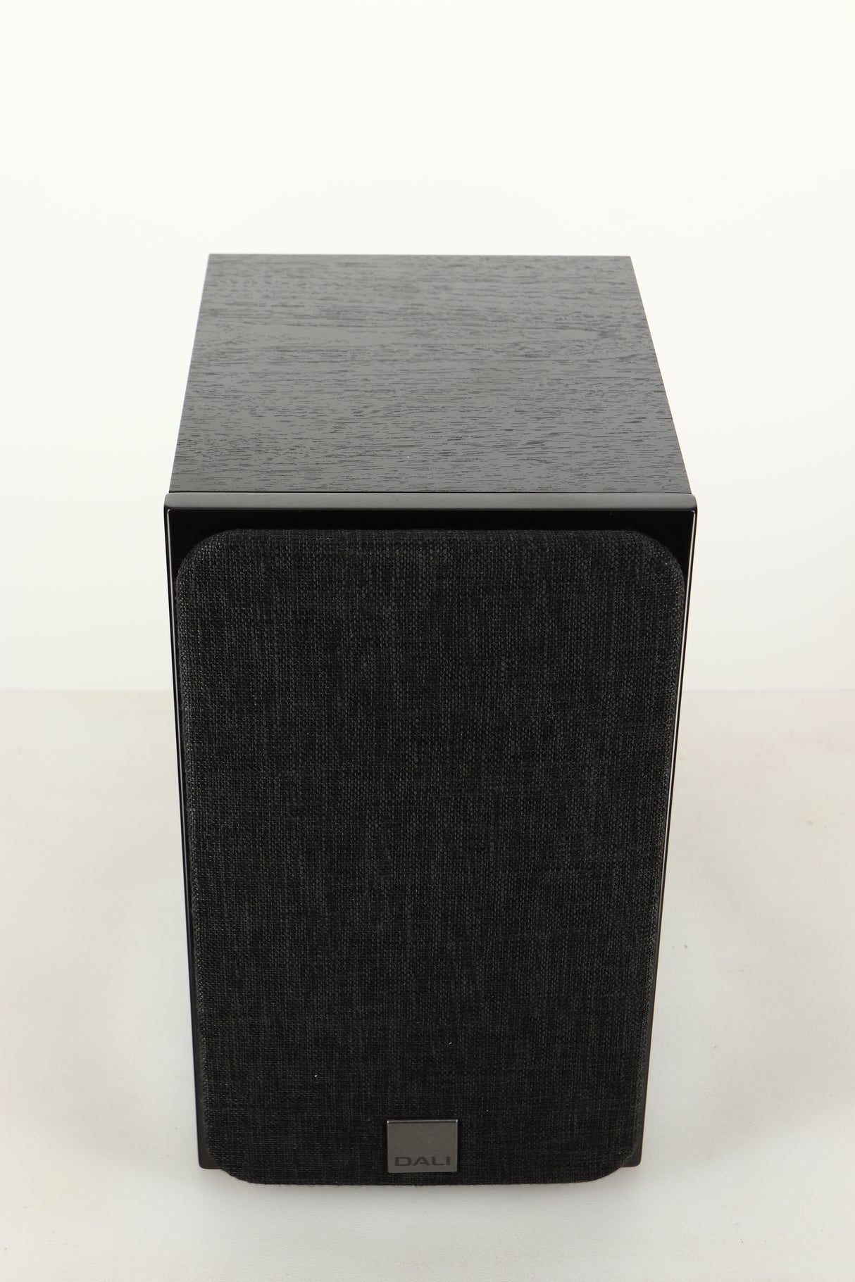 Top view of a used Dali Oberon 1C Active Standmount Speaker in Black finish