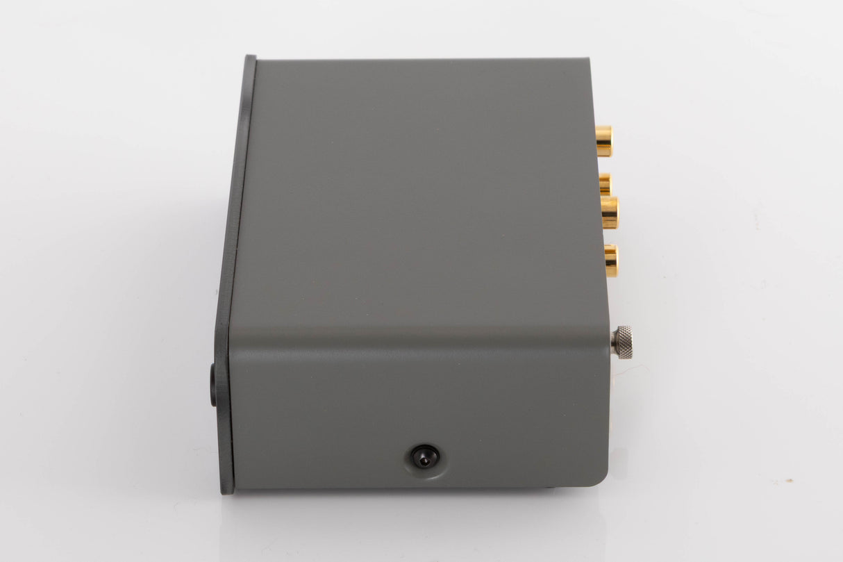Rigth side view of a used Dynavector P75 MK3 Phonostage