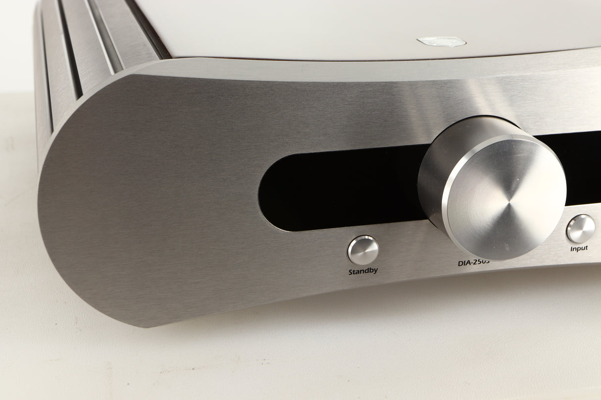 Close up view of a used GATO DIA-250S Integrated Amplifier in High Gloss Walnut finish