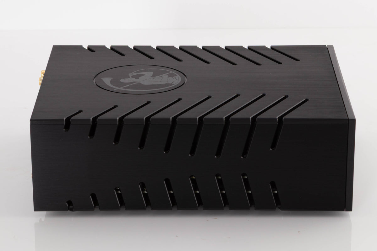 Left side view of a used Goldnote DS-10 Evo Streaming Digital Analogue Converter in a Black finish