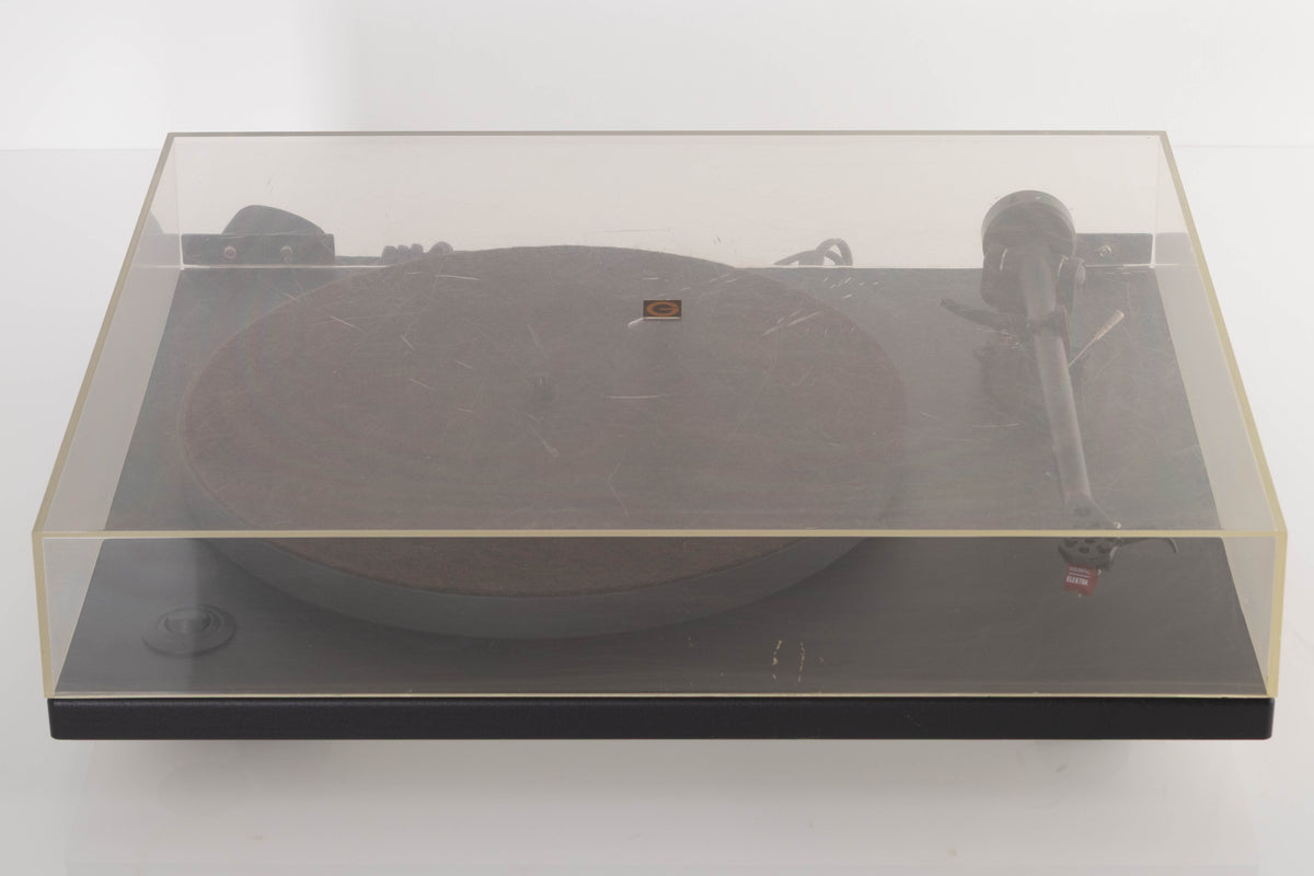 Top of a used Goldring GR1.2 Turntable