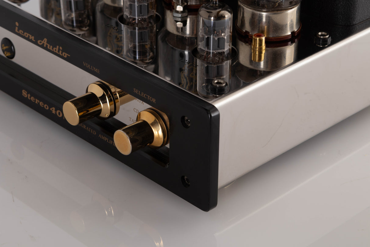 Front right corner view of a used Icon Audio Stereo 40i Integrated Valve Amplifier