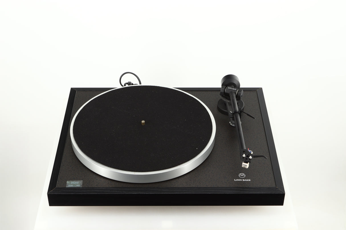 Front view of a used Linn Basik Turntable / Akito Tonearm in a black finish