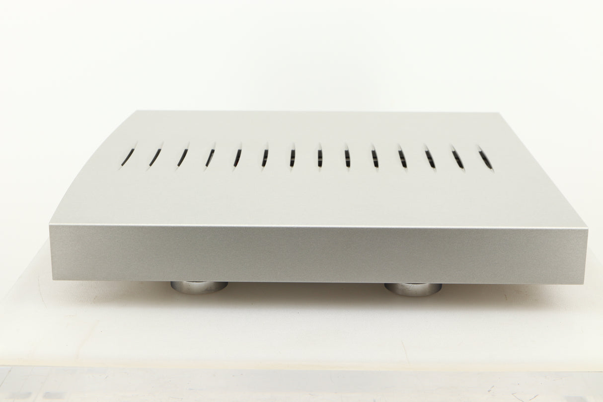 Side view of a used Linn Klimax Solo 500 Power Amplifier with Dynamik Power Supply