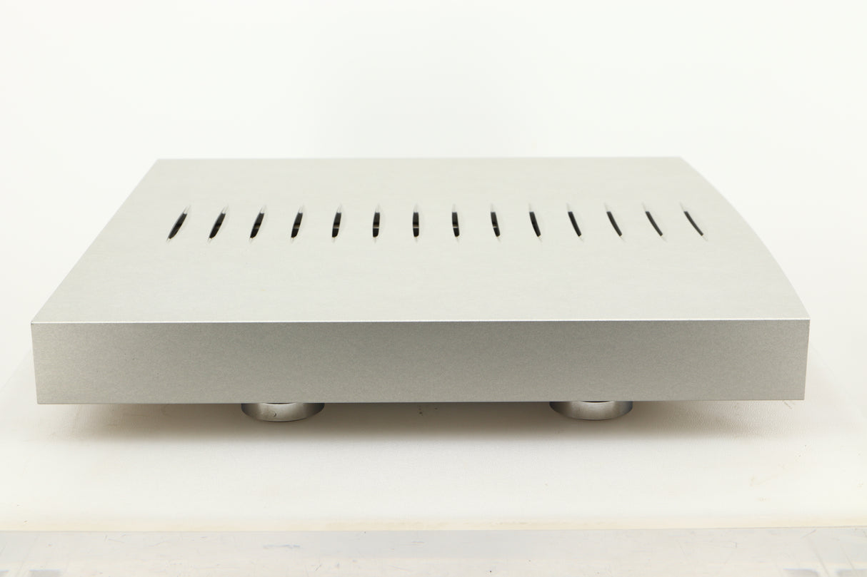 Side view of a used Linn Klimax Solo 500 Power Amplifier with Dynamik Power Supply