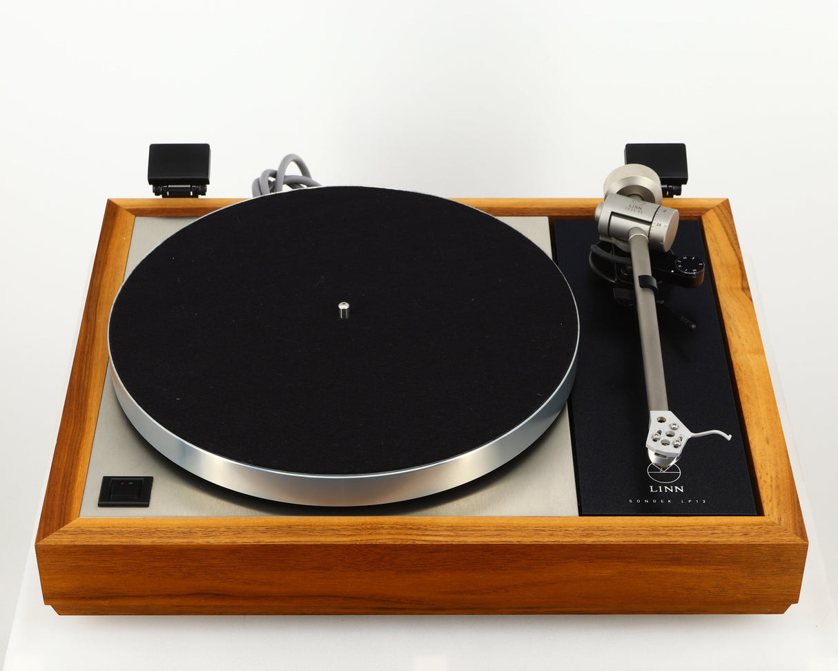 Front view of a used Linn LP12 Akurate Turntable / Ekos SE Tonearm / Krystal Cartridge in a walnut finish