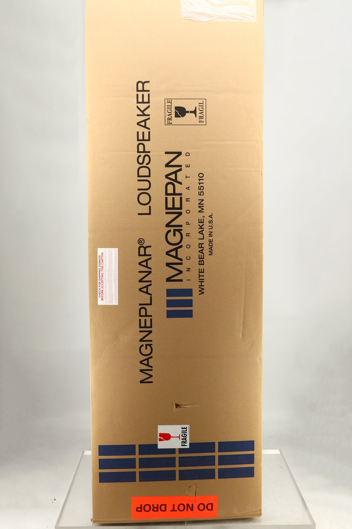 Box of a pair of Magneplanar 1.7 Floorstanding Speakers in Black Wood Stiles / Black finish