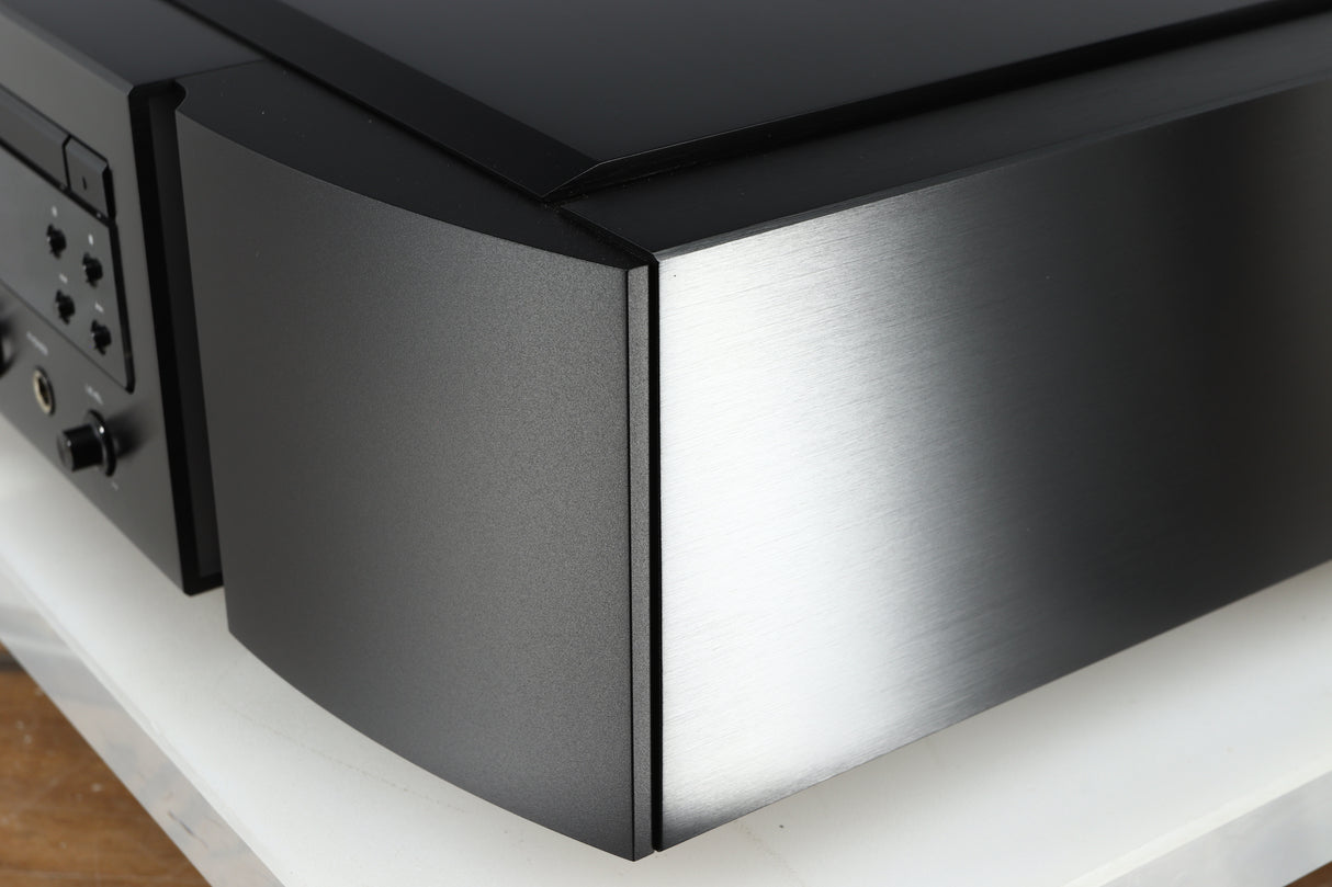 Front right corner of a used Marantz KI Ruby Limited Edition SACD Player in a black finish