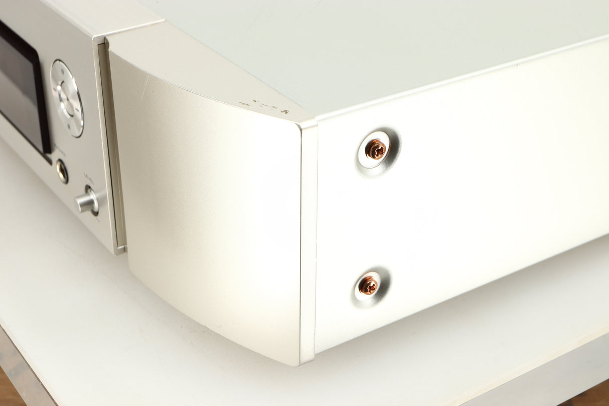 Front right corner of a used Marantz NA6006 Network Player in a silver finish