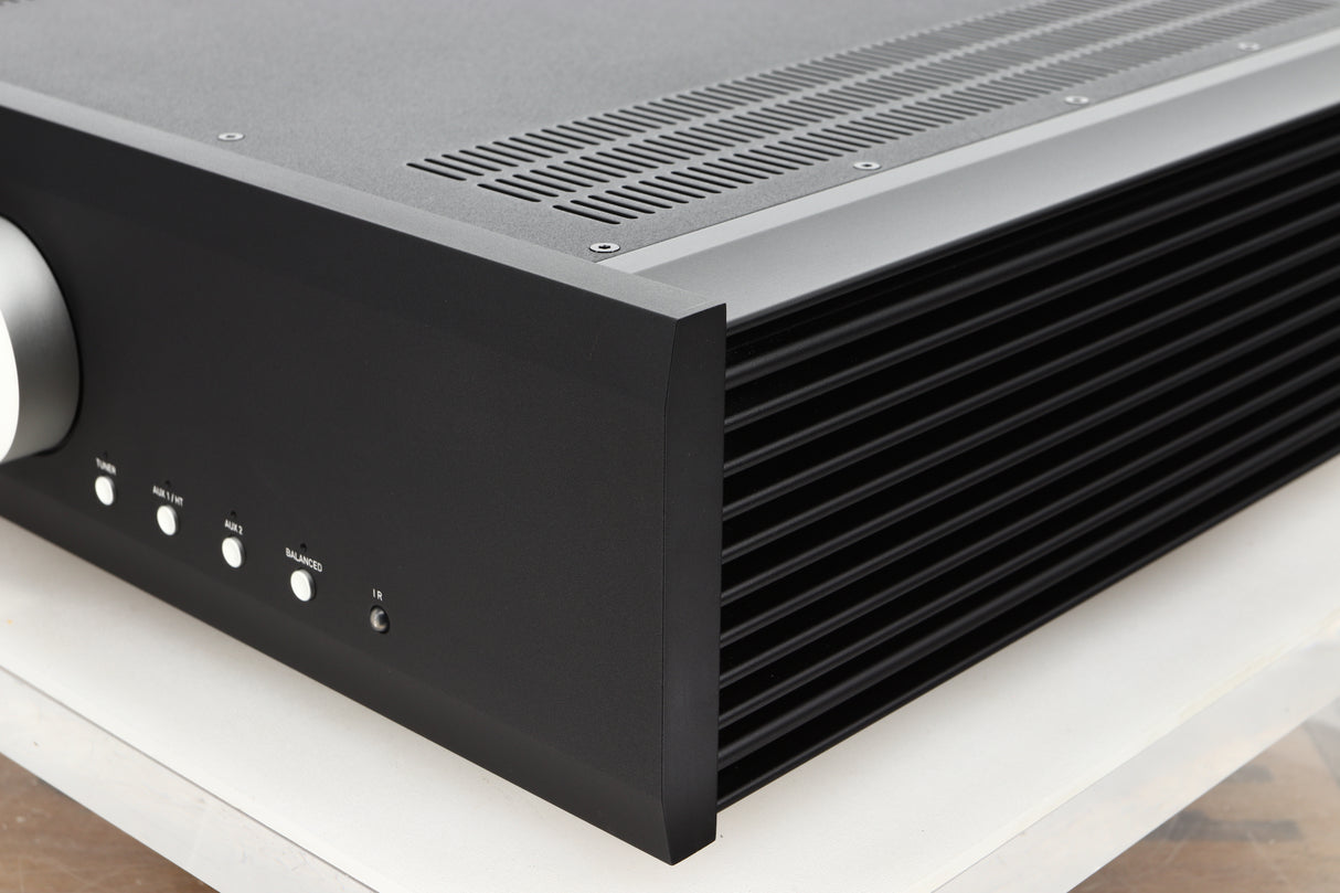 Front right corner view of a used Musical Fidelity M6si Integrated Amplifier in Black finish