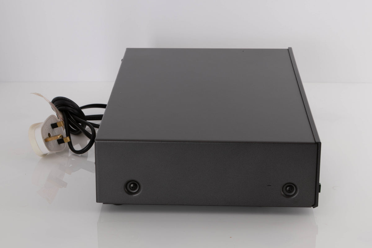 Left side view of a used NAD 5425 CD Player