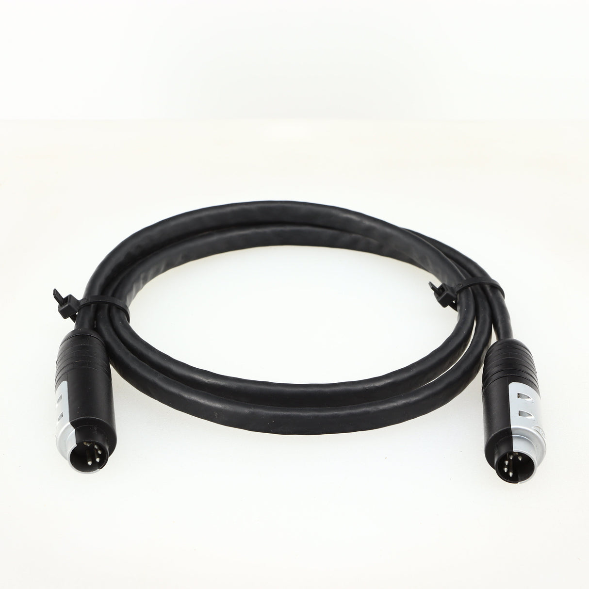 Front view of a used Naim Hi-Line DIN-DIN 1.2m Interconnect Cable