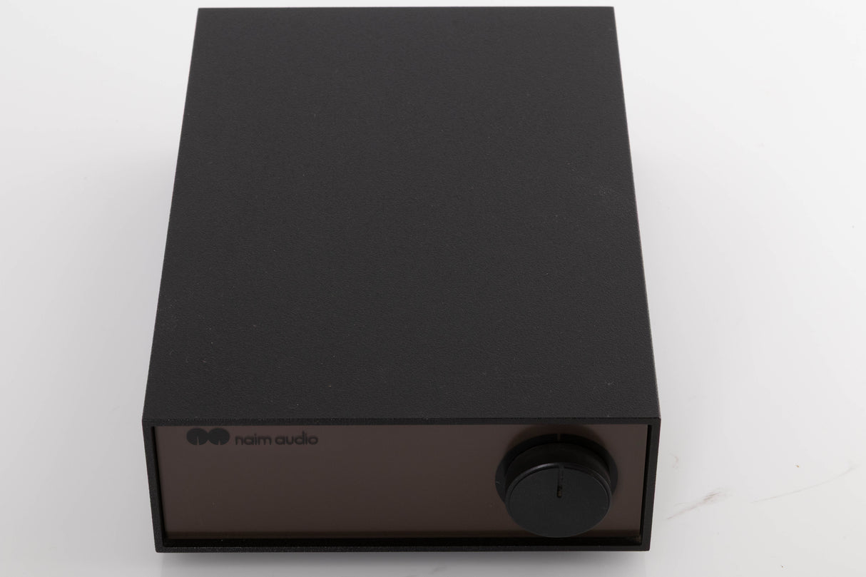 Top of a used Naim NAP140 Power Amplifier in a Black finish