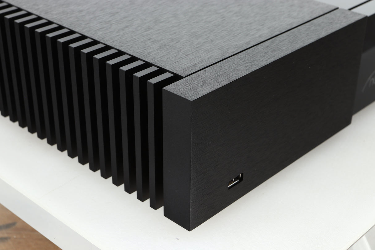 Front left corner view of a used Naim NSS333 Streamer