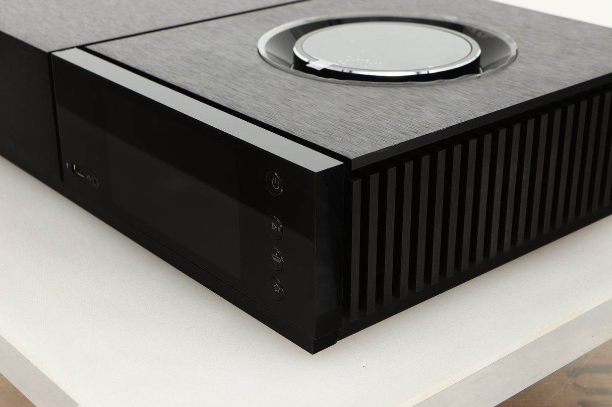Front right corner view of a used Naim Uniti Nova Integrated Digital Music System