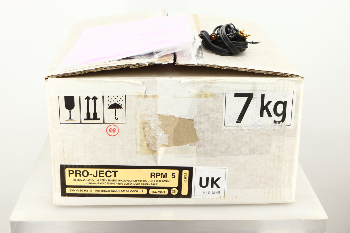 Box of a used Pro-Ject RPM5 Turntable in Black finish with Ortofon 510 MkII Cartridge