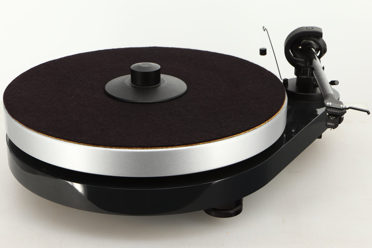 Front view of a used Pro-Ject RPM5 Turntable in Black finish with Ortofon 510 MkII Cartridge