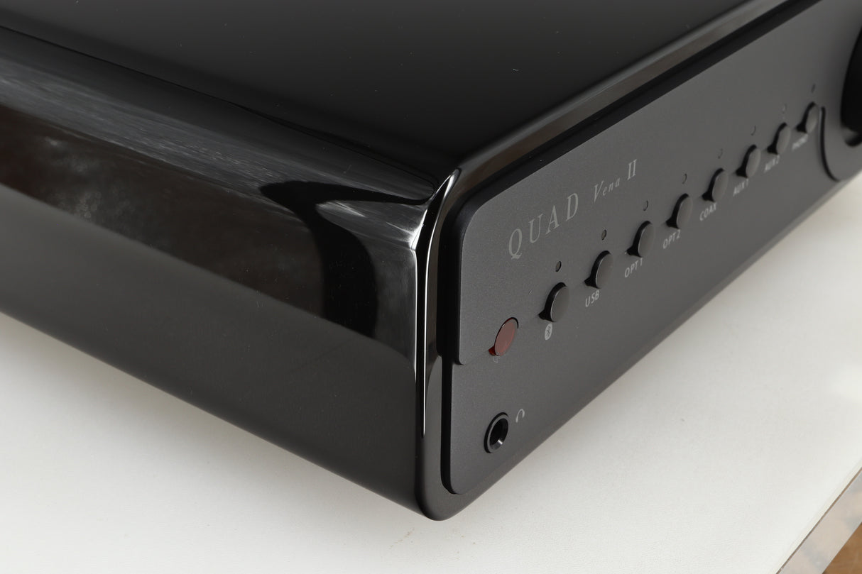Quad Vena II Integrated Amplifier - Gloss Black