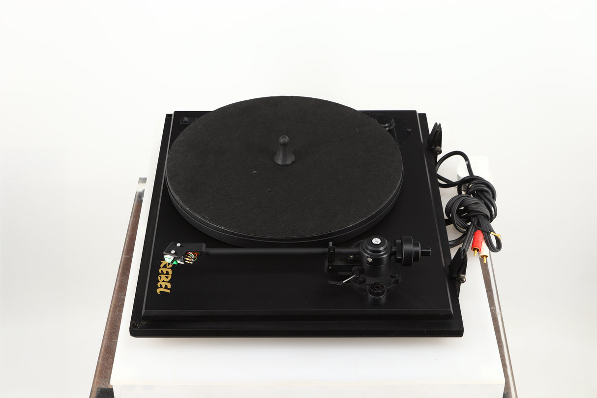 Right side view of a used Revolver Rebel Turntable / AT95E Cartridge in a black finish
